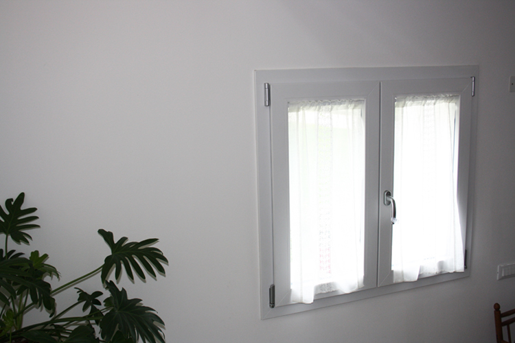 finestra in pvc 84