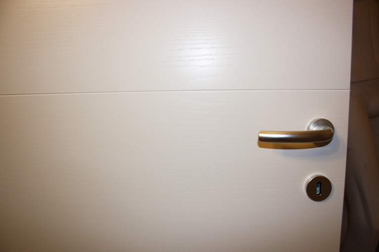 porta in legno lamellare