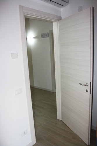 porta in legno lamellare